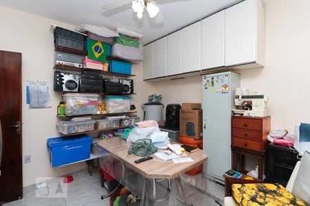 Casa à venda com 200m², 5 quartos e 2 vagas Casa à venda com 200m², 5 quartos e 2 vagasQuarto 5