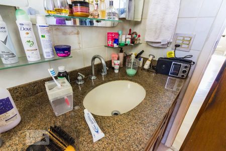 Apartamento à venda com 164m², 4 quartos e 3 vagasBanheiro Suite