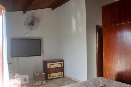 Casa à venda com 250m², 3 quartos e 3 vagasQuarto Suíte