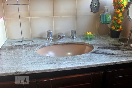 Casa à venda com 250m², 3 quartos e 3 vagasBanheiro da Suíte