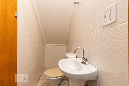 Banheiro  de casa de condomínio para alugar com 2 quartos, 70m² em Jardim Matarazzo, São Paulo