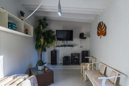Casa à venda com 2000m², 5 quartos e 6 vagasEdícula