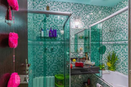 Casa à venda com 2000m², 5 quartos e 6 vagasBanheiro da Suíte