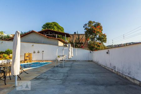 Casa à venda com 2000m², 5 quartos e 6 vagasPiscina