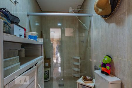 Casa à venda com 2000m², 5 quartos e 6 vagasBanheiro do Espaço Gourmet