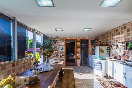 Casa à venda com 2000m², 5 quartos e 6 vagasEspaço Gourmet