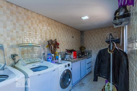 Casa à venda com 2000m², 5 quartos e 6 vagasÁrea de Serviço