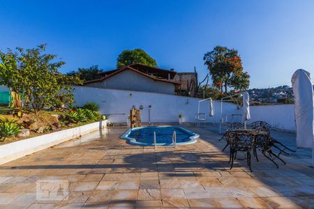 Casa à venda com 2000m², 5 quartos e 6 vagasPiscina
