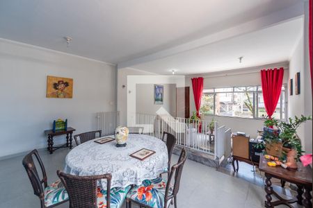 Casa para alugar com 3 quartos, 177m² em Embaré, Santos