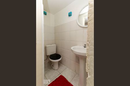 Casa à venda com 150m², 3 quartos e sem vaga Casa à venda com 150m², 3 quartos e sem vagaBanheiro