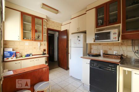 Apartamento para alugar com 133m², 4 quartos e 2 vagas Apartamento para alugar com 133m², 4 quartos e 2 vagasCozinha