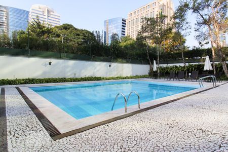 Apartamento para alugar com 133m², 4 quartos e 2 vagas Apartamento para alugar com 133m², 4 quartos e 2 vagasÁrea comum - Piscina