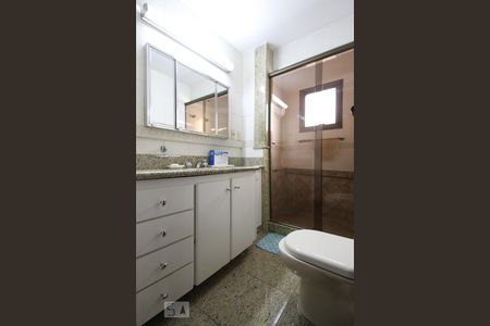 Apartamento para alugar com 133m², 4 quartos e 2 vagas Apartamento para alugar com 133m², 4 quartos e 2 vagasBanheiro da Suíte 2