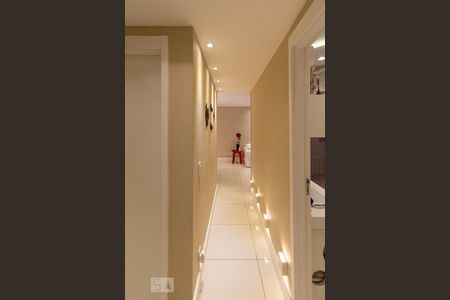 Apartamento à venda com 115m², 4 quartos e 2 vagasCorredor