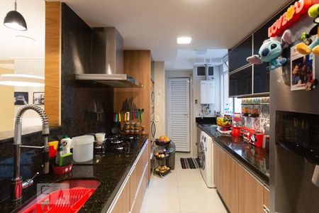 Apartamento à venda com 115m², 4 quartos e 2 vagasCozinha e Área de Serviço