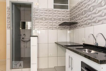 Cozinha de apartamento para alugar com 1 quarto, 33m² em Vila Prudente, São Paulo