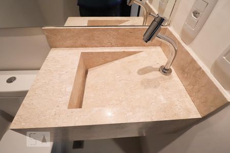 Lavabo de apartamento para alugar com 3 quartos, 107m² em Park Lozandes, Goiânia