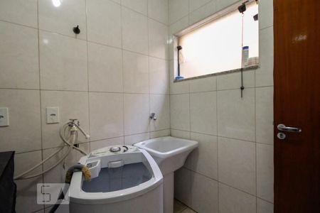Casa à venda com 400m², 4 quartos e 8 vagas Casa à venda com 400m², 4 quartos e 8 vagasÁrea de serviço