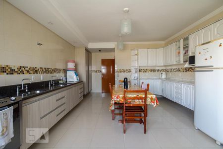 Casa à venda com 400m², 4 quartos e 8 vagas Casa à venda com 400m², 4 quartos e 8 vagasCozinha