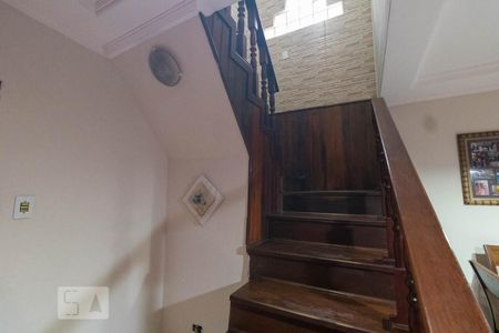 Casa à venda com 125m², 3 quartos e 1 vagaEscada