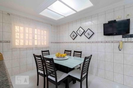 Casa à venda com 225m², 3 quartos e 2 vagas Casa à venda com 225m², 3 quartos e 2 vagasCozinha