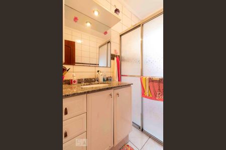 Casa à venda com 225m², 3 quartos e 2 vagas Casa à venda com 225m², 3 quartos e 2 vagasBanheiro Social