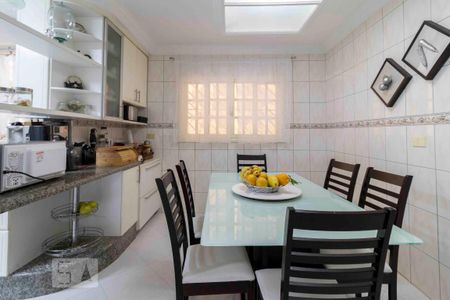 Casa à venda com 225m², 3 quartos e 2 vagas Casa à venda com 225m², 3 quartos e 2 vagasCozinha