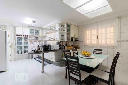 Casa à venda com 225m², 3 quartos e 2 vagas Casa à venda com 225m², 3 quartos e 2 vagasCozinha