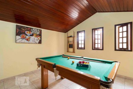 Casa à venda com 225m², 3 quartos e 2 vagas Casa à venda com 225m², 3 quartos e 2 vagasSótão