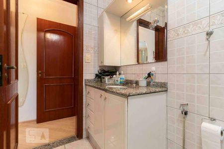 Casa à venda com 225m², 3 quartos e 2 vagas Casa à venda com 225m², 3 quartos e 2 vagasBanheiro da Suíte