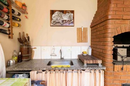 Casa à venda com 225m², 3 quartos e 2 vagas Casa à venda com 225m², 3 quartos e 2 vagasÁrea Externa - Churrasqueira