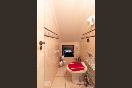 Casa à venda com 225m², 3 quartos e 2 vagas Casa à venda com 225m², 3 quartos e 2 vagasLavabo