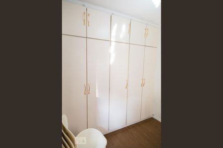 Casa à venda com 260m², 3 quartos e 3 vagas Casa à venda com 260m², 3 quartos e 3 vagasQuarto de Serviço