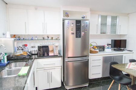 Casa à venda com 260m², 3 quartos e 3 vagas Casa à venda com 260m², 3 quartos e 3 vagasCozinha