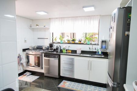 Casa à venda com 260m², 3 quartos e 3 vagas Casa à venda com 260m², 3 quartos e 3 vagasCozinha