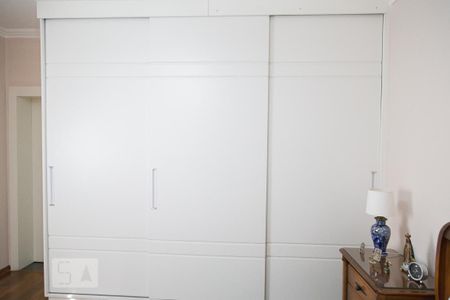 Casa à venda com 260m², 3 quartos e 3 vagas Casa à venda com 260m², 3 quartos e 3 vagasQuarto 3