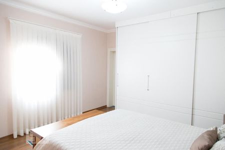 Casa à venda com 260m², 3 quartos e 3 vagas Casa à venda com 260m², 3 quartos e 3 vagasQuarto 3