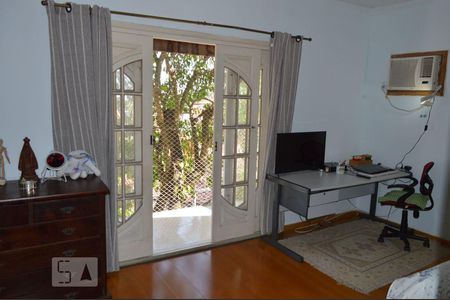 Casa à venda com 507m², 6 quartos e 2 vagasQuarto 6 - Suíte