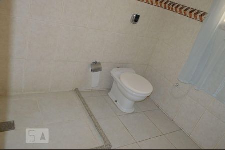 Casa à venda com 507m², 6 quartos e 2 vagasBanheiro da Suíte 4