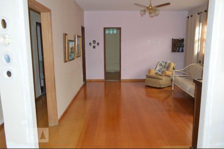 Casa à venda com 507m², 6 quartos e 2 vagasQuarto 4 - Suíte