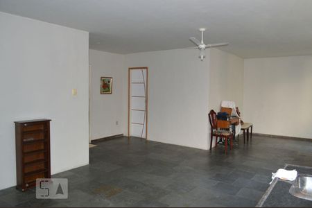 Casa à venda com 507m², 6 quartos e 2 vagasSalão de jogos