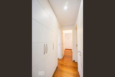 Apartamento à venda com 125m², 3 quartos e 3 vagas Apartamento à venda com 125m², 3 quartos e 3 vagasCorredor quartos