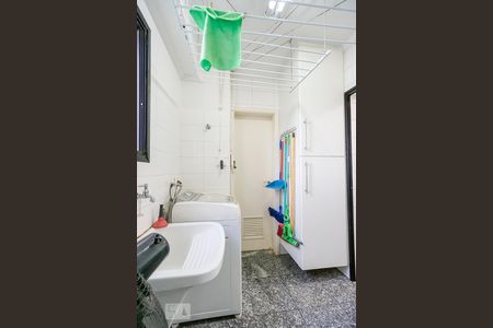 Apartamento à venda com 125m², 3 quartos e 3 vagas Apartamento à venda com 125m², 3 quartos e 3 vagasÁrea de serviço