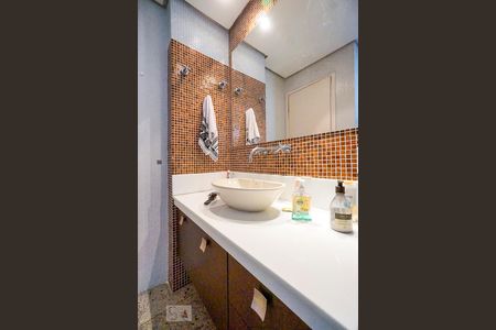 Apartamento à venda com 125m², 3 quartos e 3 vagas Apartamento à venda com 125m², 3 quartos e 3 vagasBanheiro suíte 02