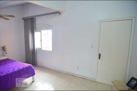 Casa à venda com 257m², 5 quartos e 5 vagasSuíte 2