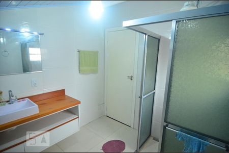 Casa à venda com 257m², 5 quartos e 5 vagasBanheiro Suíte 2