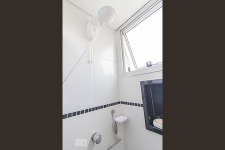 Banheiro de apartamento para alugar com 1 quarto, 40m² em Vila Izabel, Curitiba