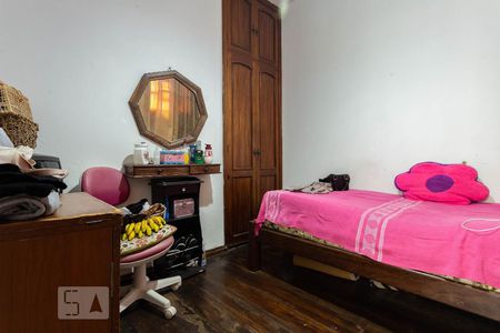 Casa à venda com 370m², 5 quartos e 8 vagas Casa à venda com 370m², 5 quartos e 8 vagasQuarto de serviço