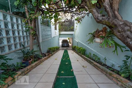 Casa à venda com 370m², 5 quartos e 8 vagas Casa à venda com 370m², 5 quartos e 8 vagasGaragem