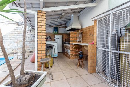 Casa à venda com 370m², 5 quartos e 8 vagas Casa à venda com 370m², 5 quartos e 8 vagasÁrea comum - Churrasqueira